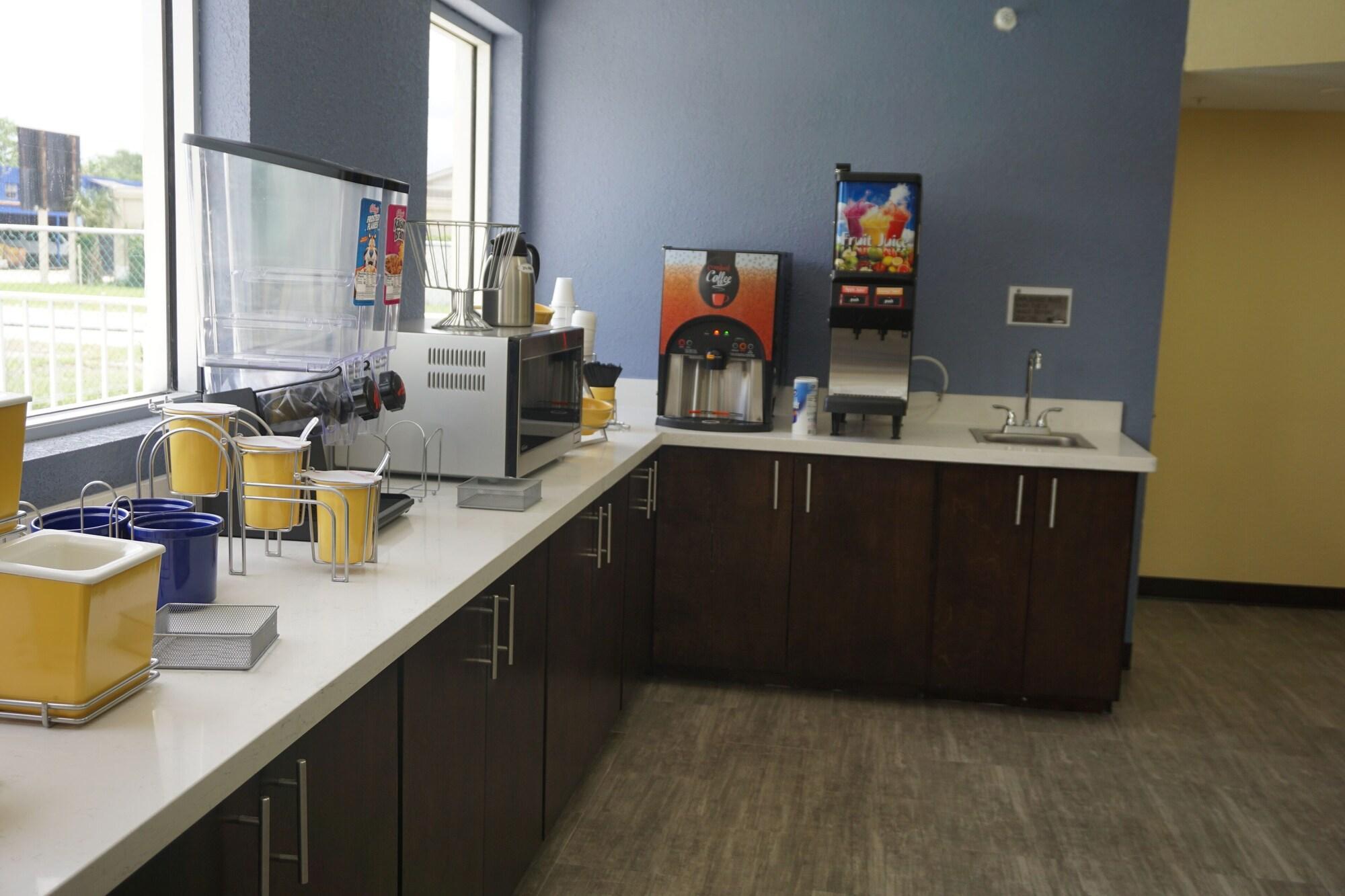 Days Inn By Wyndham Apopka/Orlando Buitenkant foto