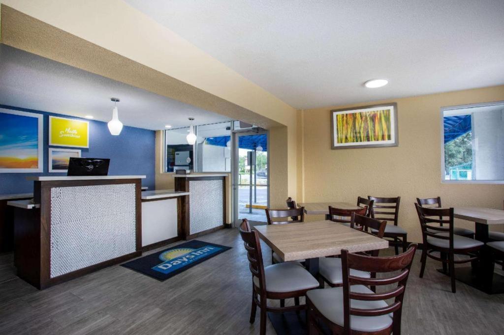 Days Inn By Wyndham Apopka/Orlando Buitenkant foto
